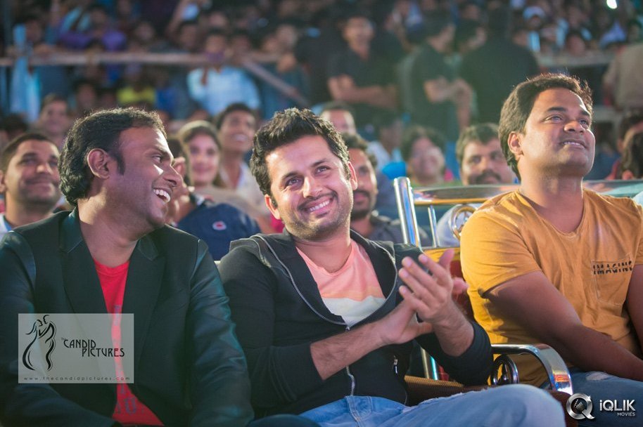 Chinnadana-Neekosam-Movie-Platinum-Disc-Function